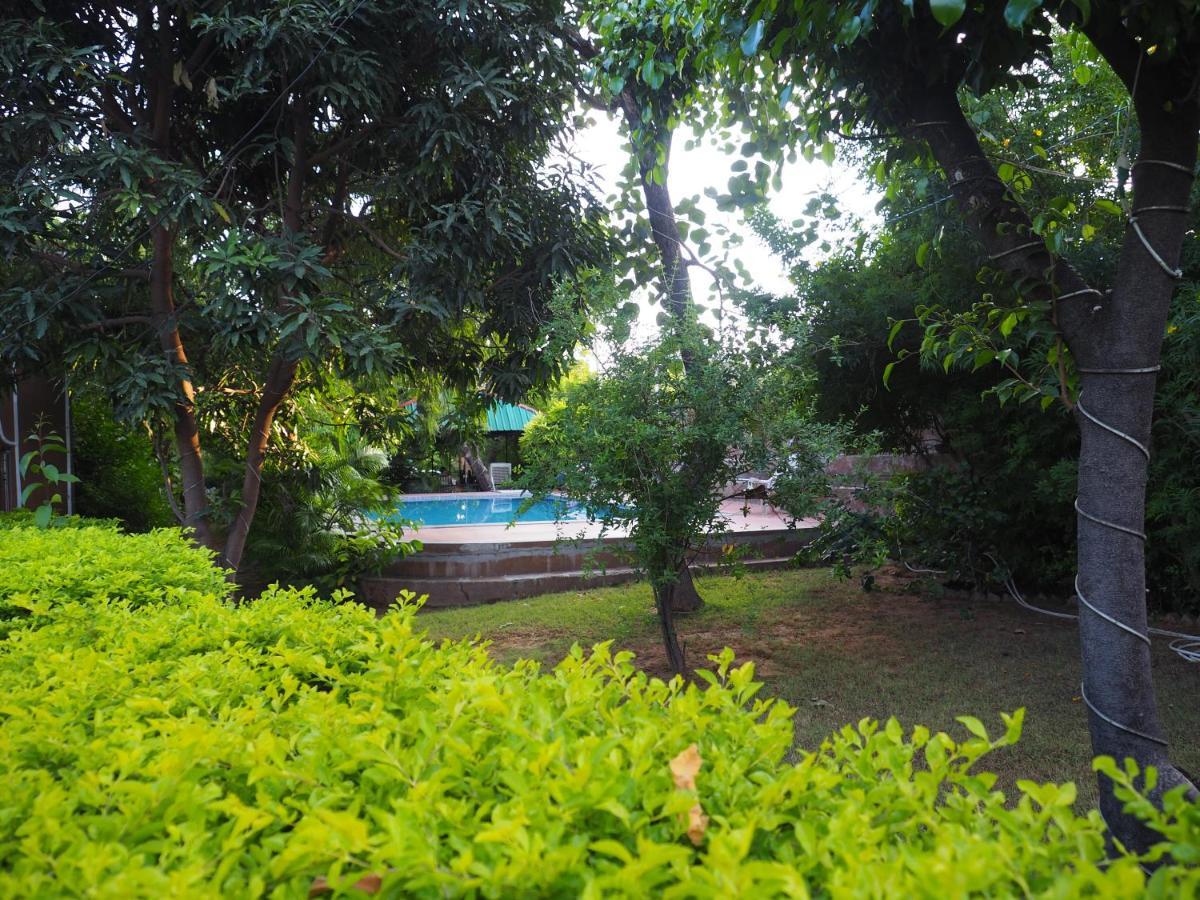 Pushkar Vela Resort Bagian luar foto