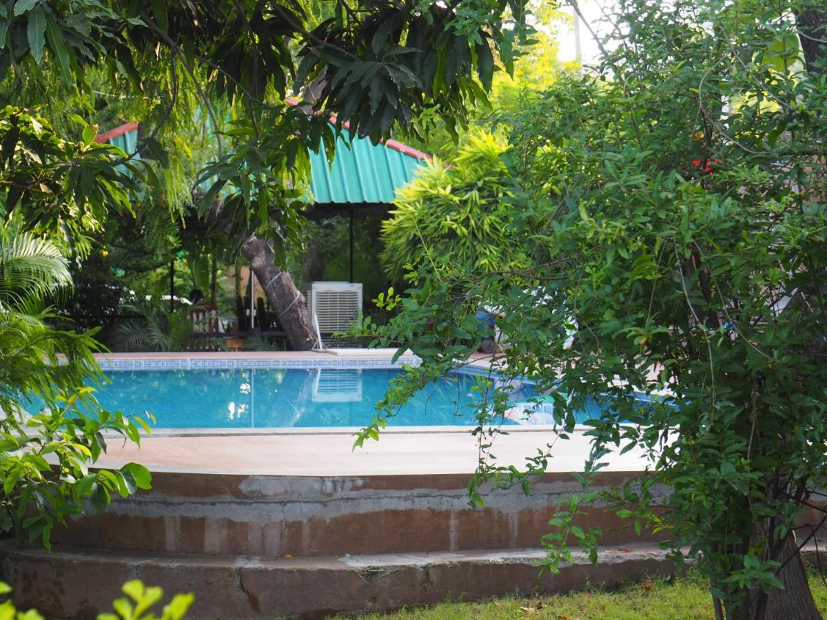 Pushkar Vela Resort Bagian luar foto