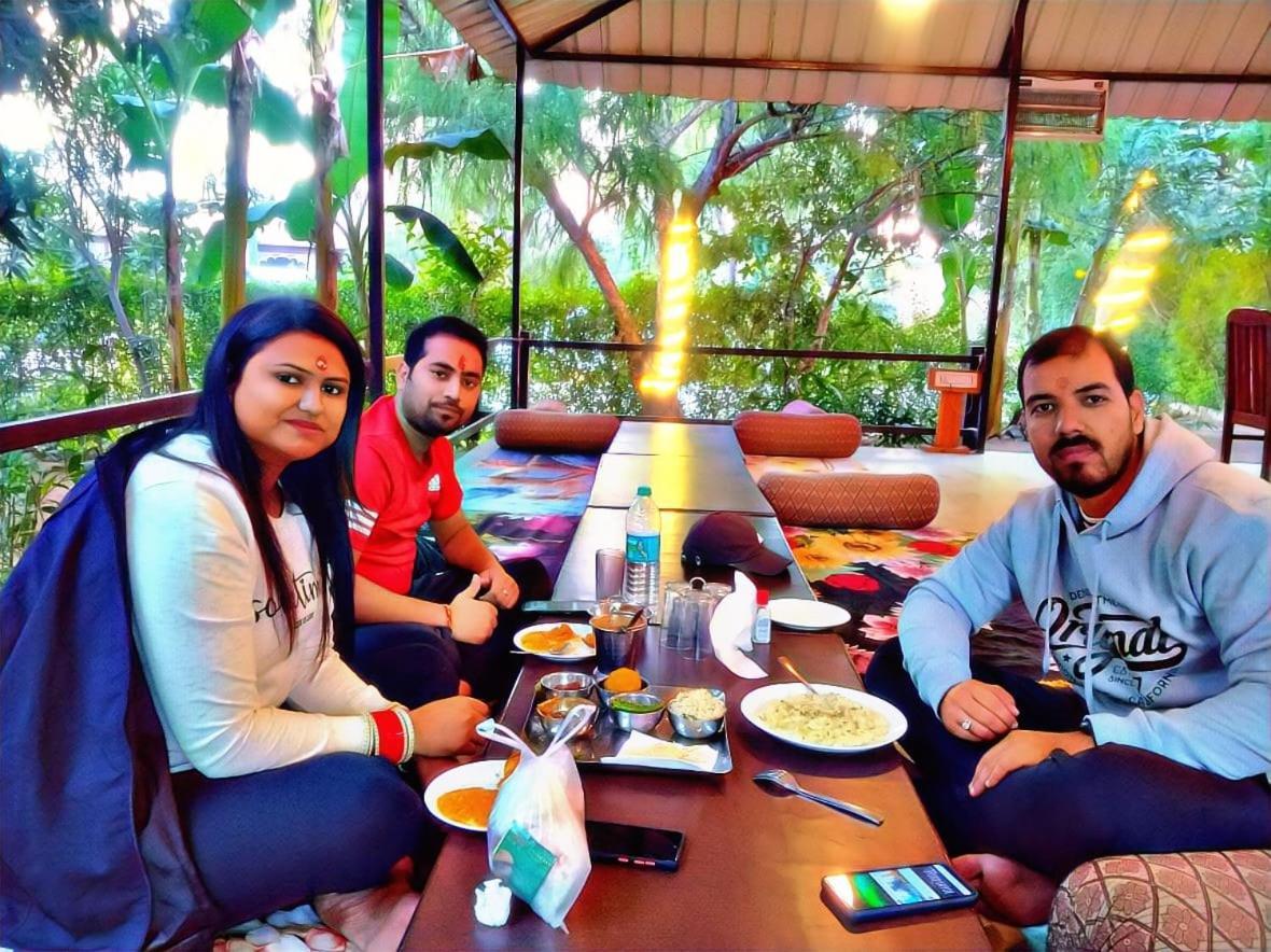 Pushkar Vela Resort Bagian luar foto